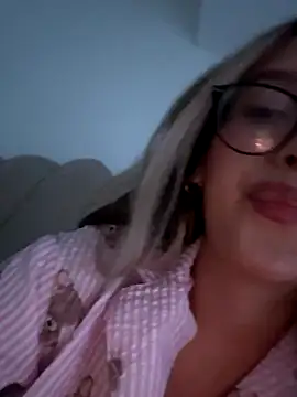 saliha pinky  online show from 12/17/25, 02:27