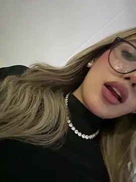 saliha pinky  online show from 12/21/25, 01:41