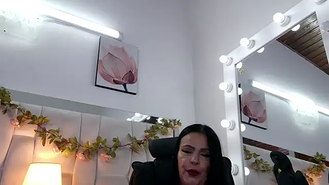 Victoria Gautherr online show from 12/17/25, 07:52