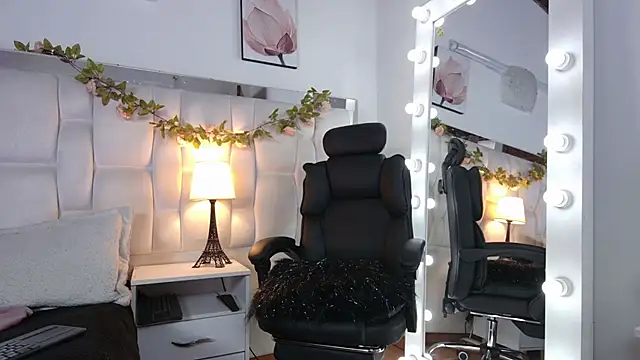 Victoria Gautherr online show from 12/05/25, 07:34