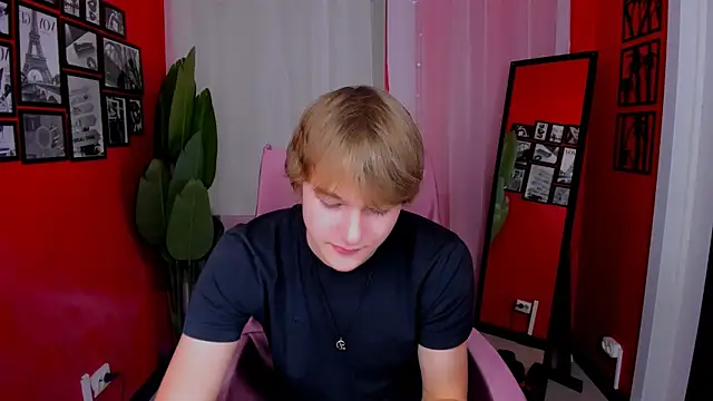 DonaldWoon online show from 12/04/25, 03:55