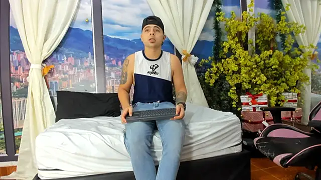 SabrinaAndEddy online show from 12/13/25, 08:04