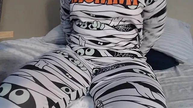 somemoreex1 online show from 12/01/25, 04:41