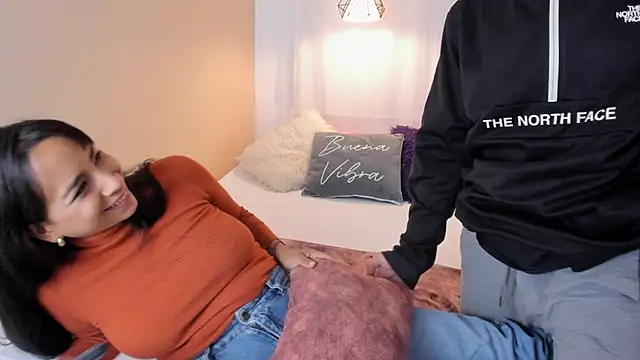 MiaRosy ValentinoRussel online show from 11/27/25, 07:58