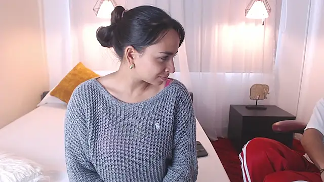 MiaRosy ValentinoRussel online show from 11/29/25, 07:25