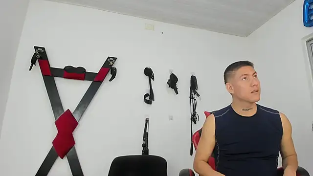 Snapshot of RoughSex_and_BDSM chatting on 11/26/25, 04:12 RoughSex and BDSM online show from 11/26/25, 04:12