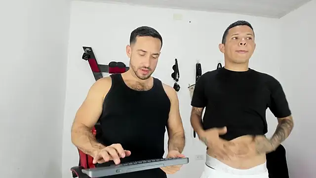 Snapshot of RoughSex_and_BDSM chatting on 11/20/25, 03:29 RoughSex and BDSM online show from 11/20/25, 03:29