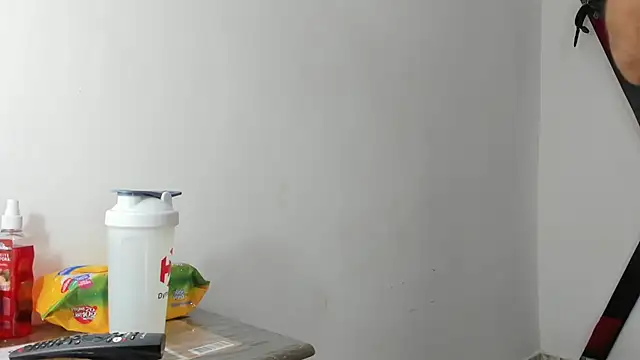 Snapshot of RoughSex_and_BDSM chatting on 11/25/25, 04:02 RoughSex and BDSM online show from 11/25/25, 04:02