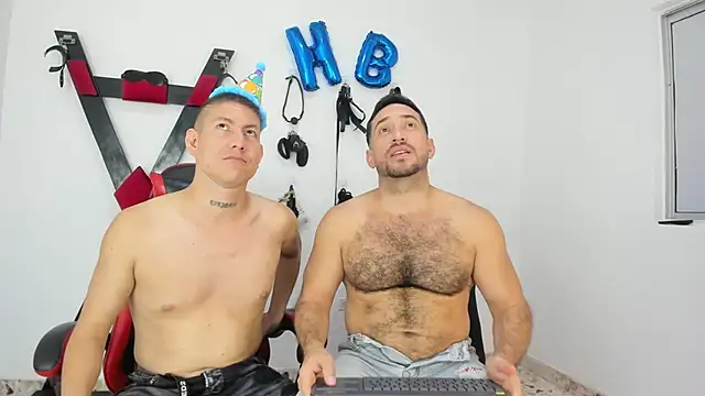 Snapshot of RoughSex_and_BDSM chatting on 11/23/25, 04:11 RoughSex and BDSM online show from 11/23/25, 04:11