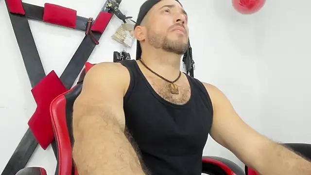 Snapshot of RoughSex_and_BDSM chatting on 12/18/25, 04:28 RoughSex and BDSM online show from 12/18/25, 04:28