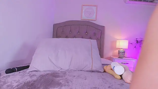 lanna w online show from 02/03/26, 07:52