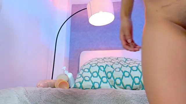 Snapshot of lanna_w chatting on 12/04/25, 10:31 lanna w online show from 12/04/25, 10:31