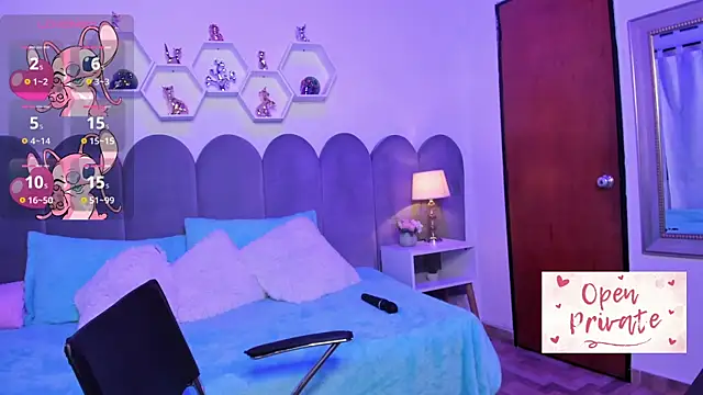 Snapshot of lunagomez24 chatting on 11/27/25, 01:17 lunagomez24 online show from 11/27/25, 01:17