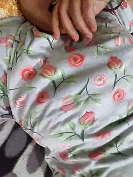 luxneha online show from 11/20/25, 07:42