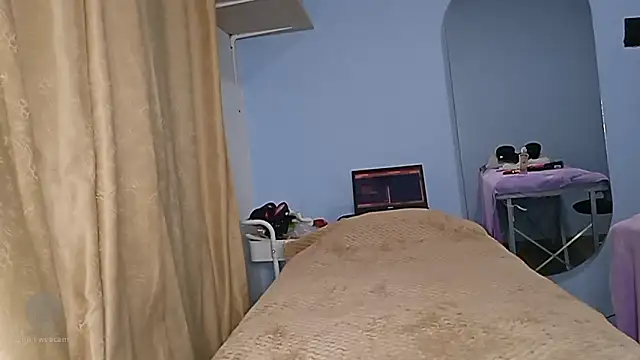 nelielg6 online show from 12/03/25, 03:07