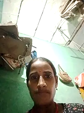 Snapshot of Xxx_suhana chatting on 12/16/25, 05:44 Xxx suhana online show from 12/16/25, 05:44