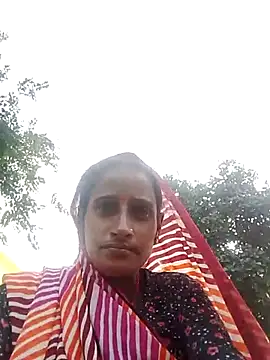 Snapshot of Xxx_suhana chatting on 11/22/25, 10:14 Xxx suhana online show from 11/22/25, 10:14