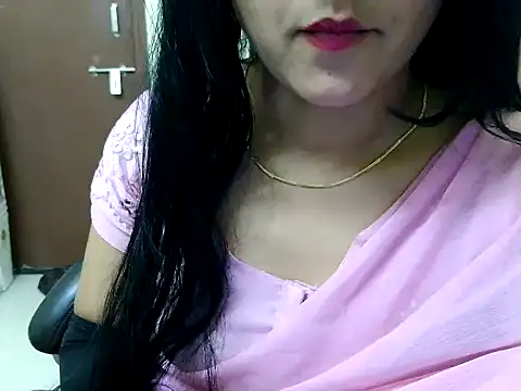 Snapshot of cute_girl_81 chatting on 12/16/25, 07:40 cute girl 81 online show from 12/16/25, 07:40