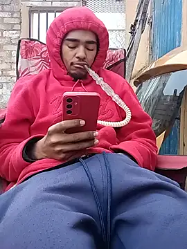 Snapshot of Eezxxx chatting on 06/17/26, 06:35 Eezxxx online show from 06/17/26, 06:35