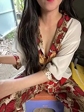 XndSeraphina online show from 02/04/26, 09:48