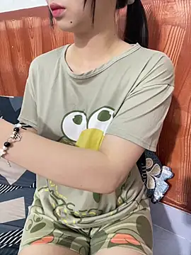 XndSeraphina online show from 11/25/25, 04:35