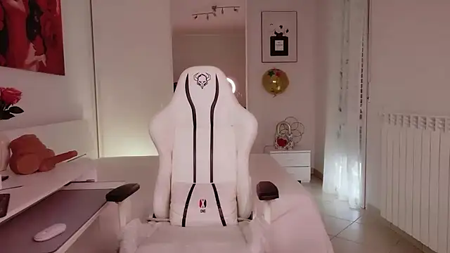 FlirtyFox  online show from 05/23/26, 11:20