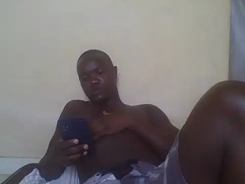 Snapshot of UsTwo_ chatting on 11/25/25, 08:36 UsTwo online show from 11/25/25, 08:36