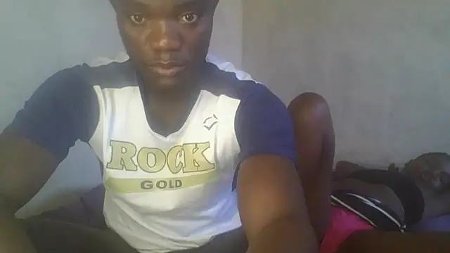 Snapshot of UsTwo_ chatting on 01/06/26, 06:06 UsTwo online show from 01/06/26, 06:06