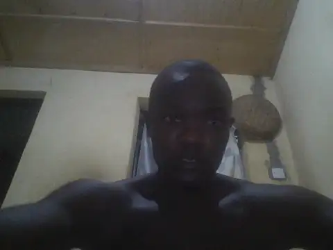 Snapshot of UsTwo_ chatting on 11/22/25, 07:13 UsTwo online show from 11/22/25, 07:13