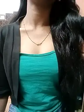 Roja   online show from 12/22/25, 09:42