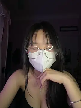 Kiee-lee online show from 04/30/26, 07:32