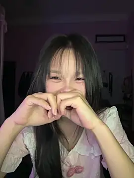 Kiee-lee online show from 05/18/26, 06:23
