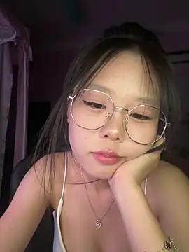 Kiee-lee online show from 06/25/26, 04:34