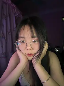 Kiee-lee online show from 04/10/26, 02:13