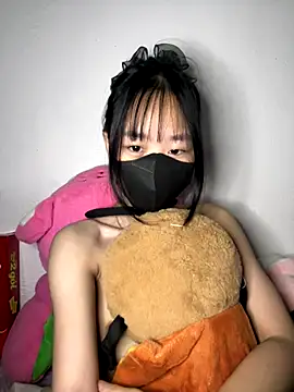 Snapshot of Kiee-lee chatting on 12/18/25, 05:50 Kiee-lee online show from 12/18/25, 05:50