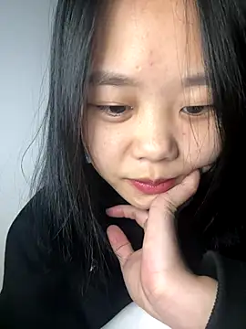 Snapshot of Kiee-lee chatting on 11/28/25, 10:21 Kiee-lee online show from 11/28/25, 10:21