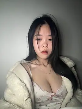 Snapshot of Kiee-lee chatting on 11/26/25, 01:22 Kiee-lee online show from 11/26/25, 01:22