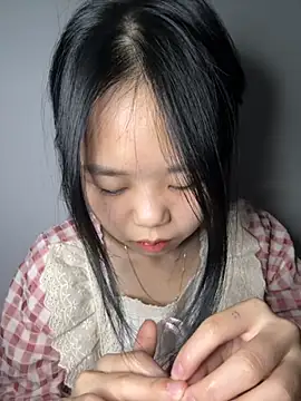 Snapshot of Kiee-lee chatting on 12/03/25, 01:32 Kiee-lee online show from 12/03/25, 01:32