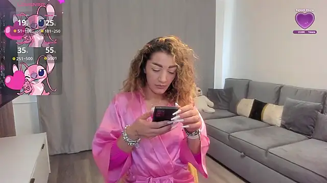 Snapshot of rossana_doll chatting on 05/10/26, 07:45 rossana doll online show from 05/10/26, 07:45