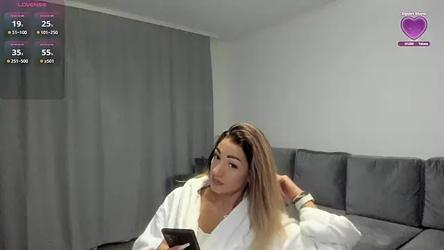 rossana doll online show from 02/02/26, 07:07