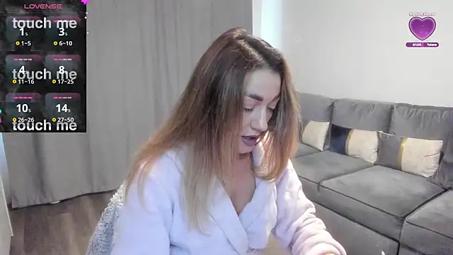 Snapshot of rossana_doll chatting on 05/19/26, 07:48 rossana doll online show from 05/19/26, 07:48