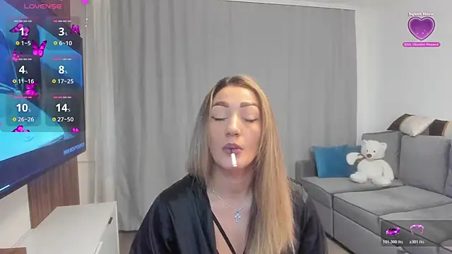 Snapshot of rossana_doll chatting on 04/20/26, 07:00 rossana doll online show from 04/20/26, 07:00