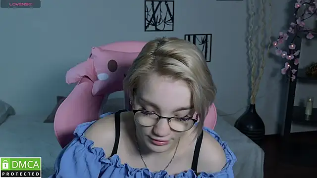 Megan Lora online show from 01/16/26, 12:58