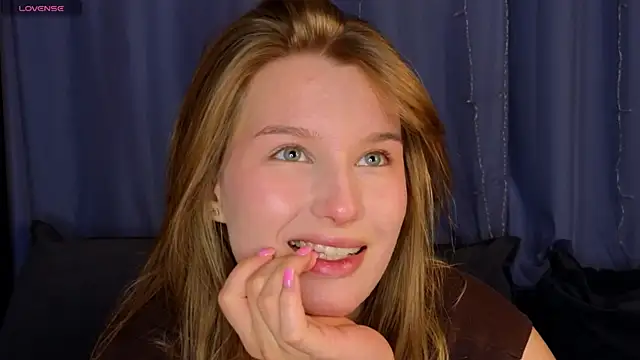 ImiMonroe online show from 04/30/26, 04:19