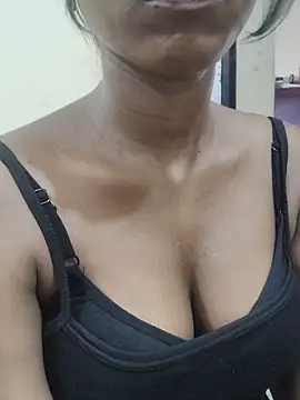 Snapshot of Simran_0011 chatting on 05/15/26, 11:41 Simran 0011 online show from 05/15/26, 11:41