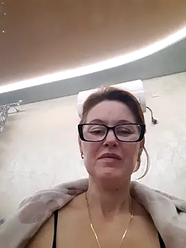 Snapshot of LanaOlbenst chatting on 12/14/25, 06:57 LanaOlbenst online show from 12/14/25, 06:57