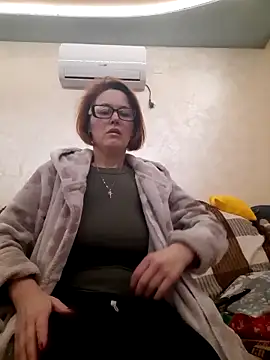 Snapshot of LanaOlbenst chatting on 12/18/25, 06:56 LanaOlbenst online show from 12/18/25, 06:56