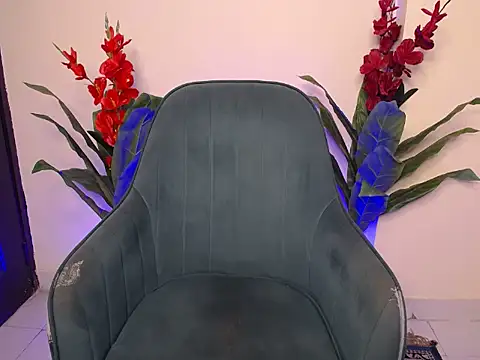 Snapshot of Husan-e-Jasmine chatting on 12/05/25, 05:00 Husan-e-Jasmine online show from 12/05/25, 05:00