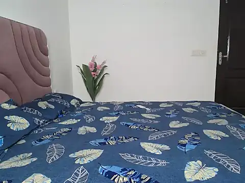 Snapshot of Husan-e-Jasmine chatting on 01/09/26, 06:04 Husan-e-Jasmine online show from 01/09/26, 06:04