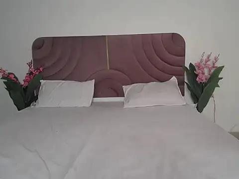 Snapshot of Husan-e-Jasmine chatting on 02/09/26, 05:44 Husan-e-Jasmine online show from 02/09/26, 05:44